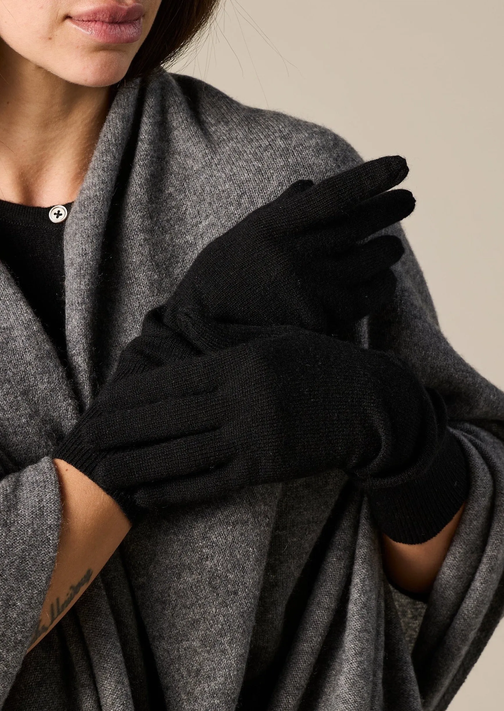 Cashmere Gloves in Black