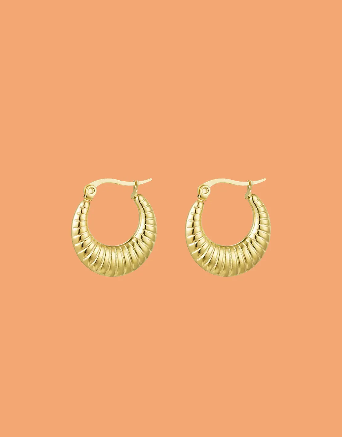 Detailed bold hoop earrings